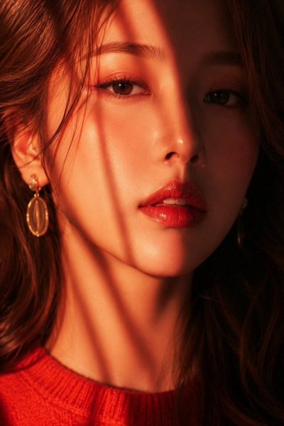 高分辨率女性特写照片